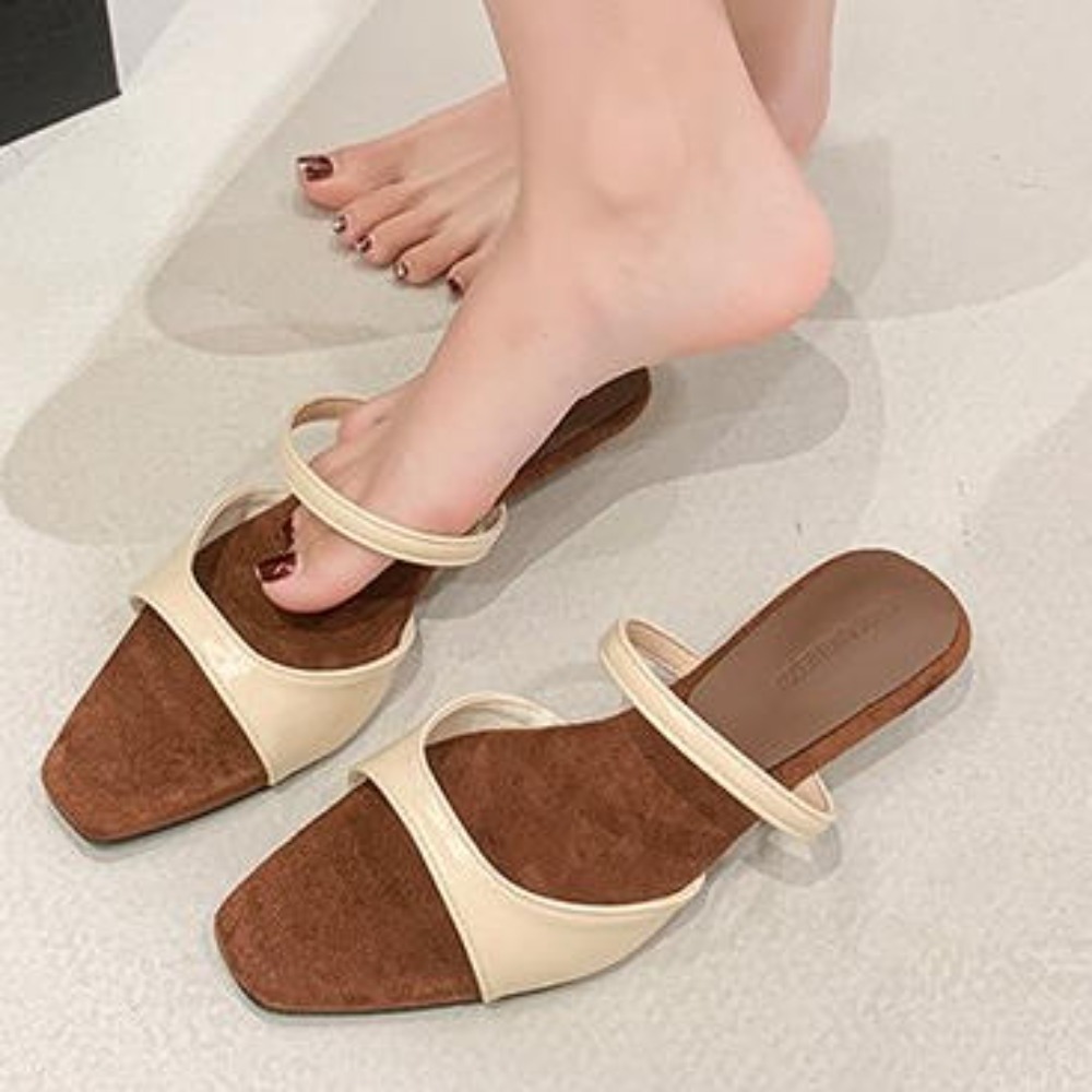 Street Fashion Rome 2026 - Sepatu Sandal Wanita Hak Rendah Model