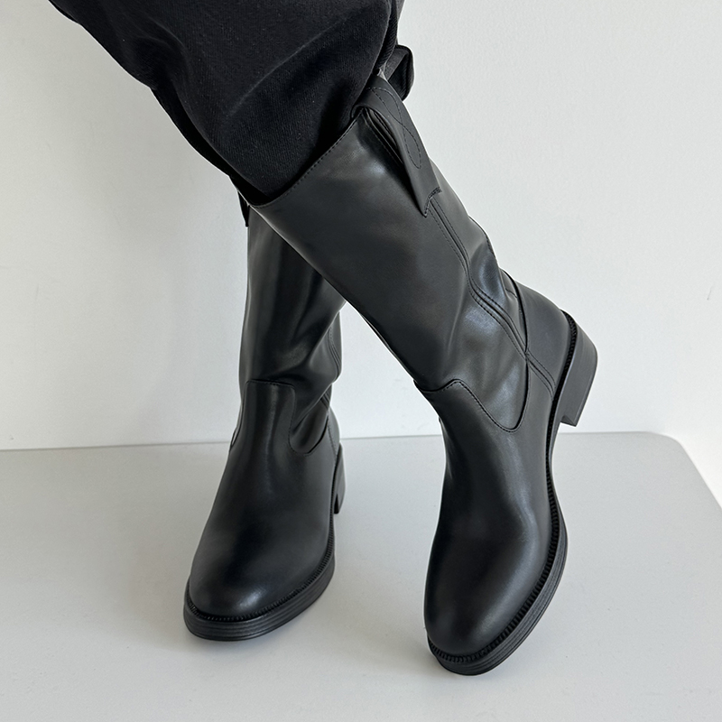 Sepatu Pendek Wanita Model Ter - Street Fashion Rome 2026 ulasan dan harga